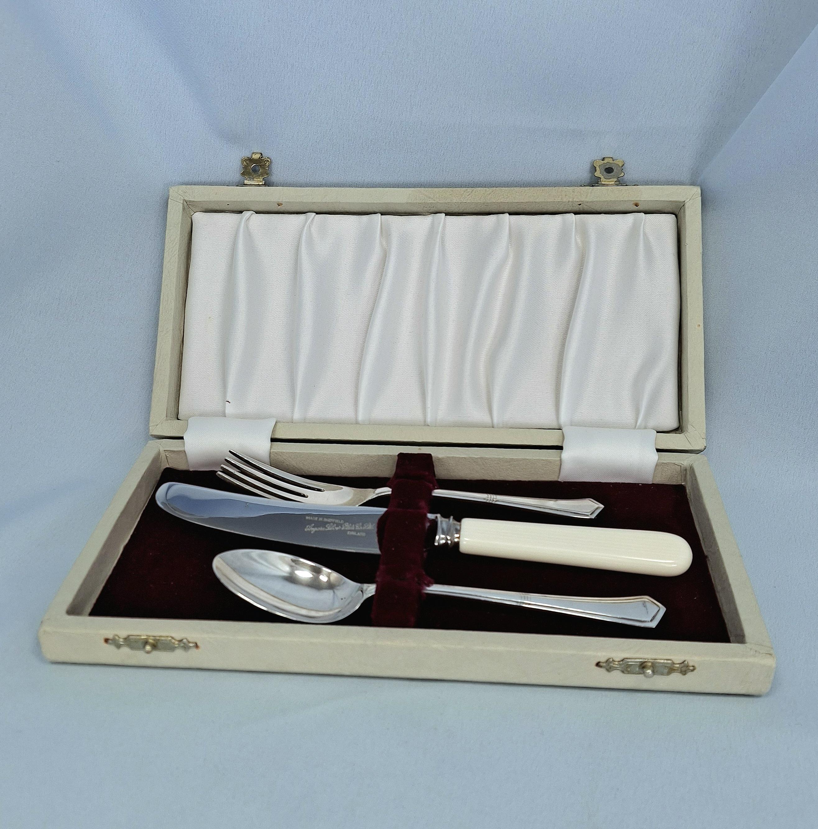 Antique Child's/baby cutlery set EPNS Silver Plated With Original Case — image 8