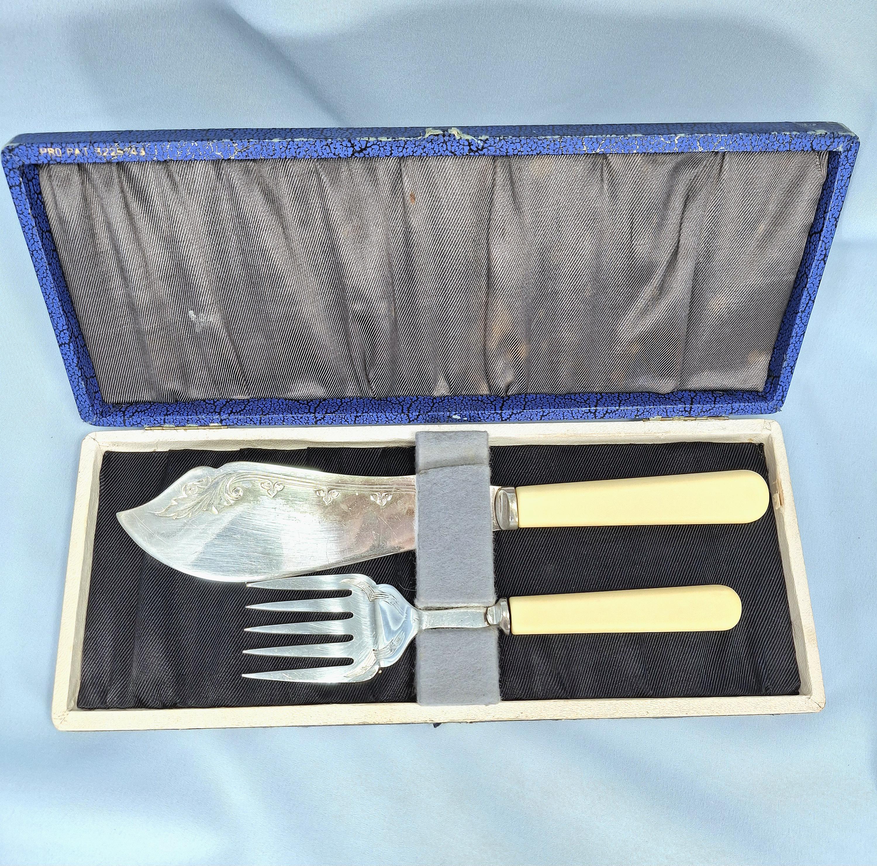 Vintage Silver Plated Fish Cutlery Set in Original Box — image 2