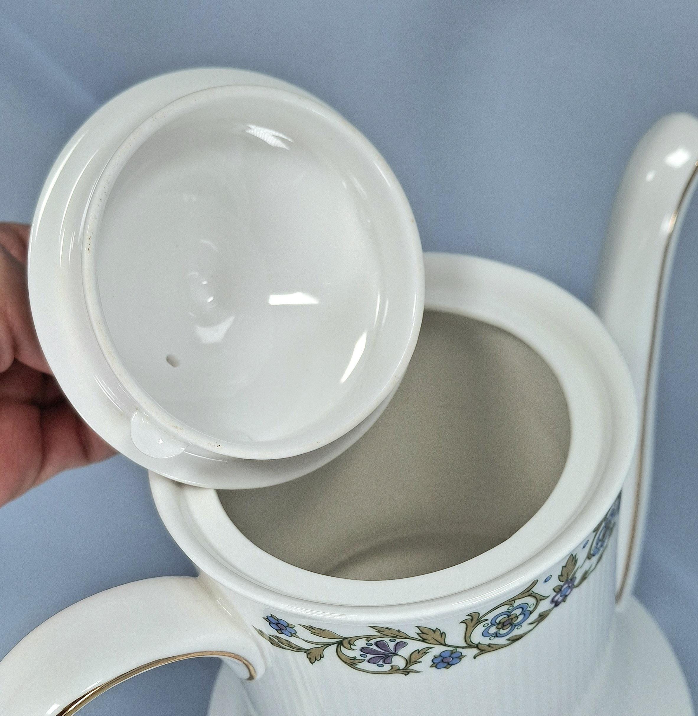 Vintage Tea Set Paragon Pandora, Fine Bone China, Floral & Gold Gilded — image 5