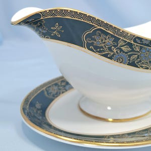 Royal Doulton Carlyle Sauciere mit Ständer, H5018, englisches Knochenporzellan Bild 5
