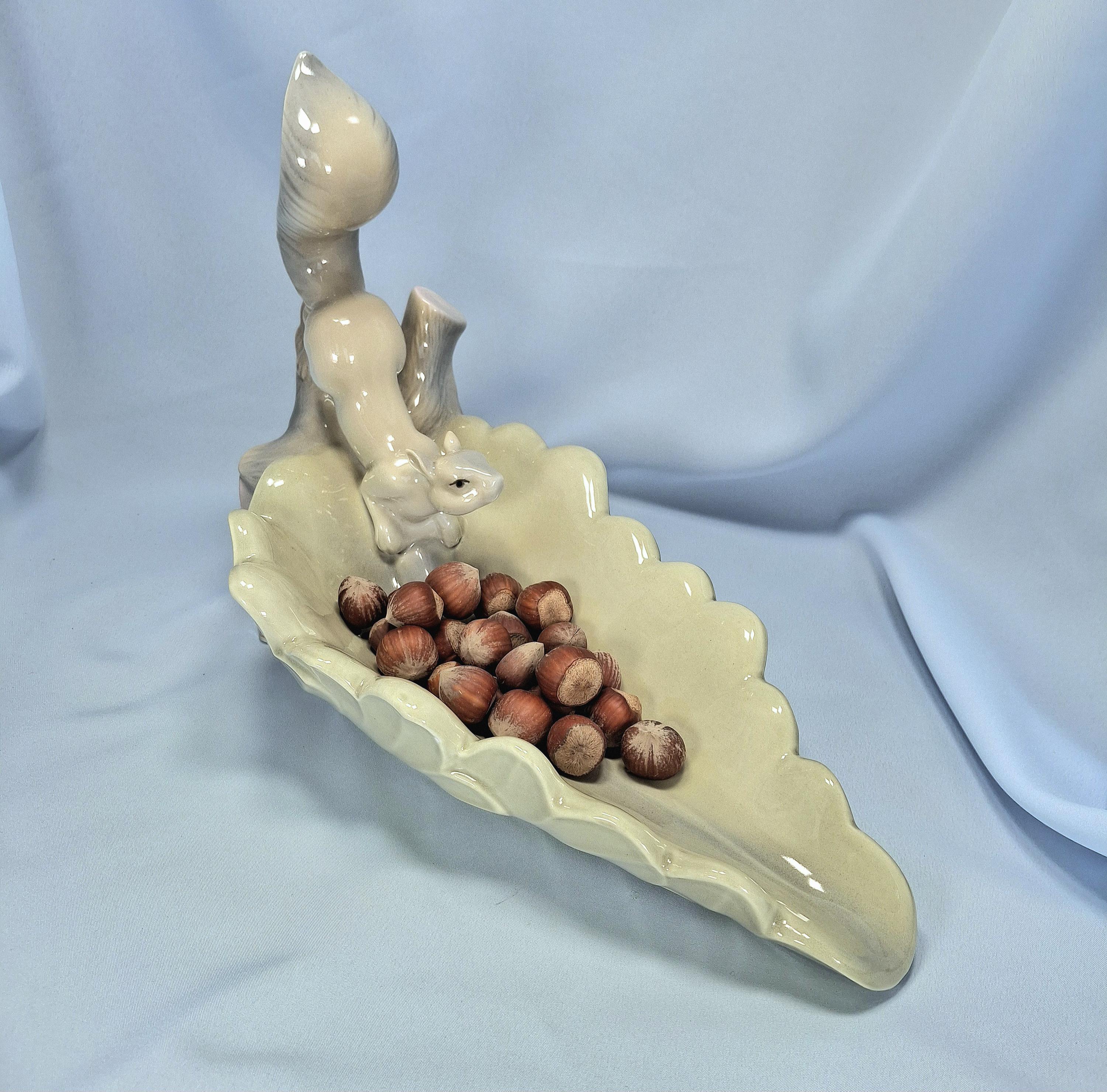 Vintage Porceval Spain Ceramic Leaf Dish, Hand Painted Squirrel Trinket Tray, Cottagecore Vanity Decor — image 9