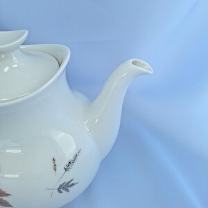 Vintage Royal Doulton Tumbling Leaves Kaffee-Set, Bone China, England. 19teilig Bild 15