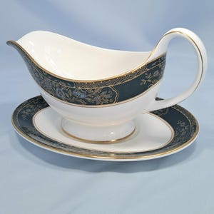 Royal Doulton Carlyle Sauciere mit Ständer, H5018, englisches Knochenporzellan Bild 4