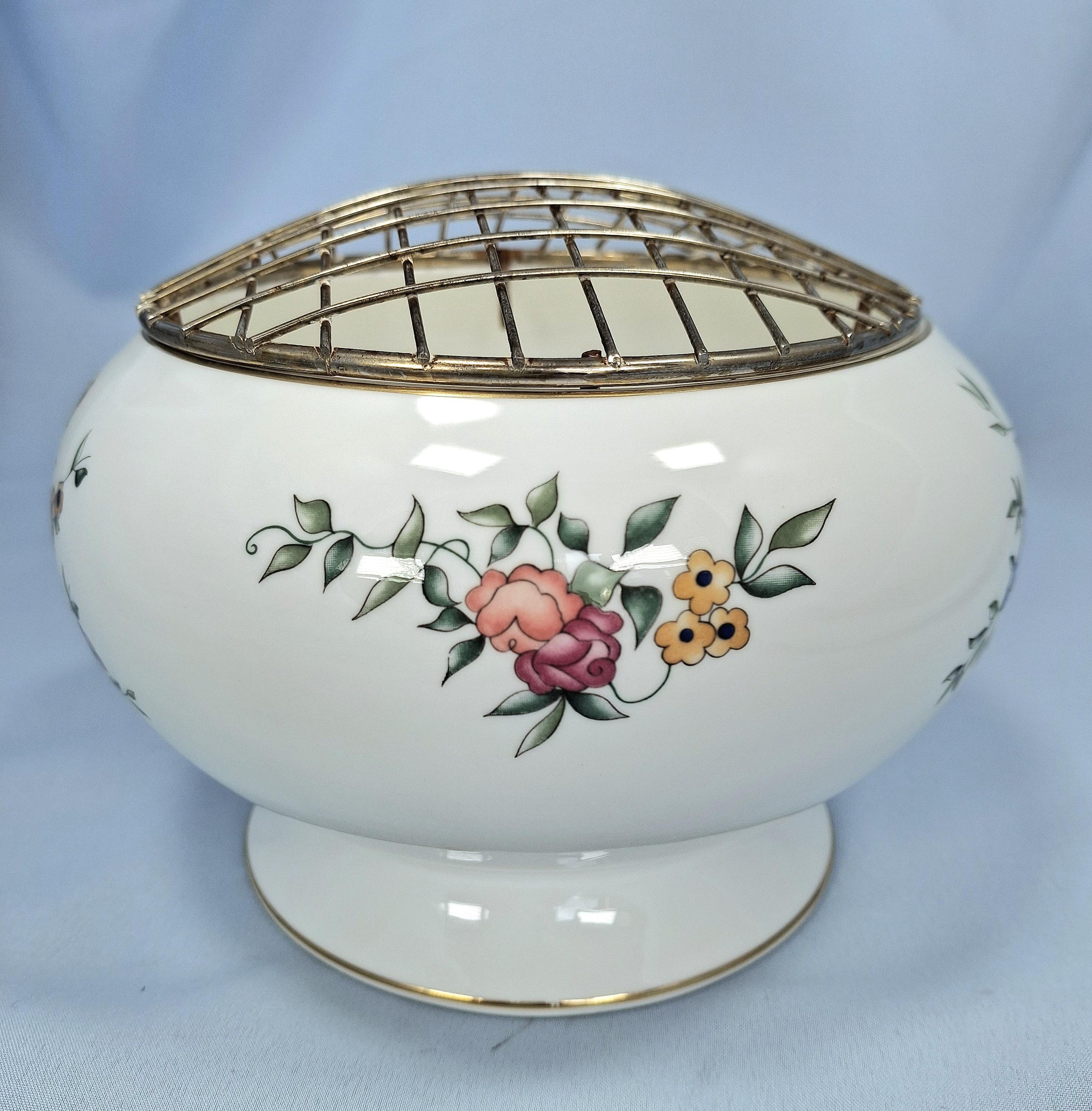 Vintage Wedgwood Rose Bowls: Kutani Crane and Avebury, Oriental Floral Vase. Bone China. — image 2