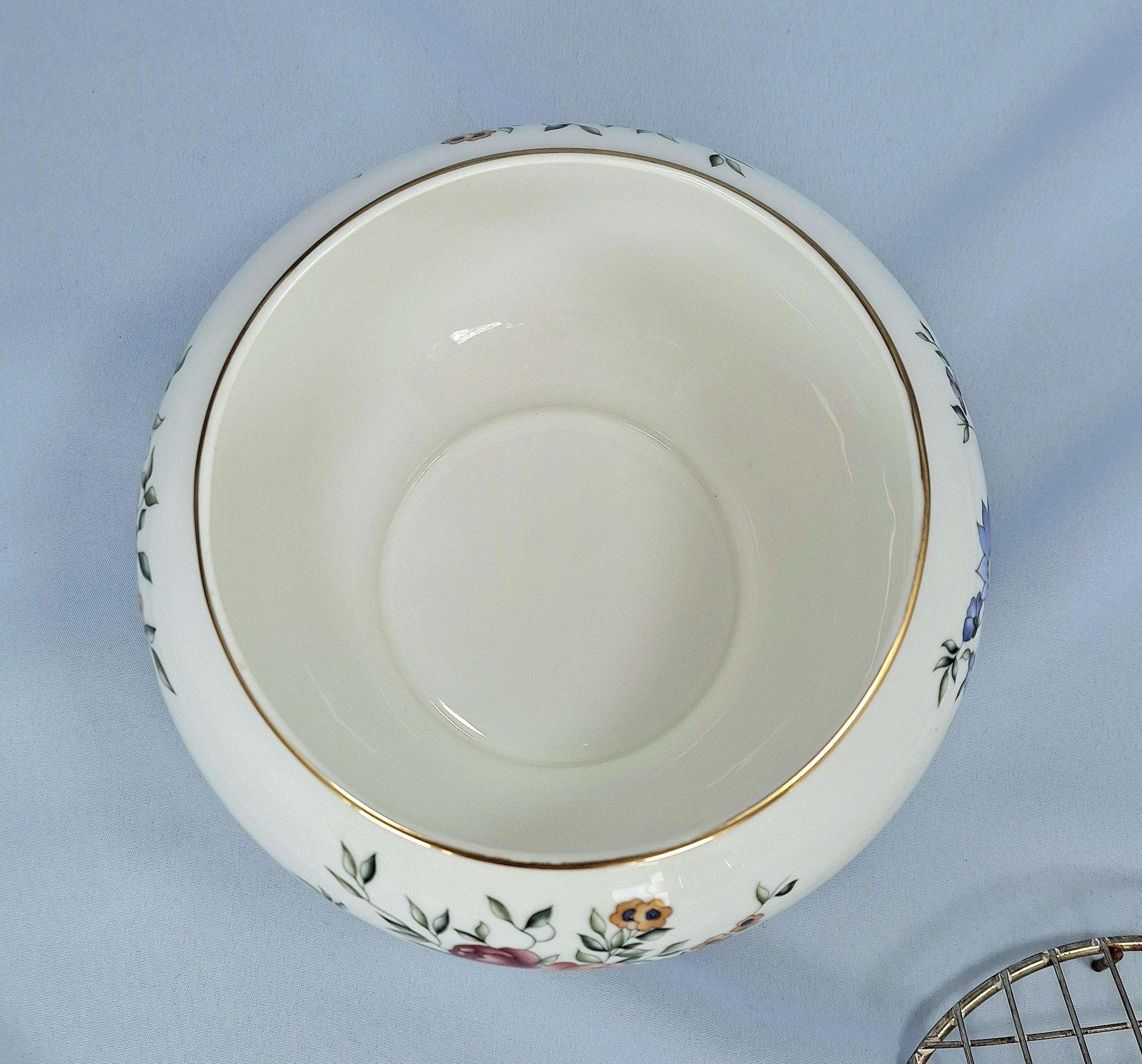 Vintage Wedgwood Rose Bowls: Kutani Crane and Avebury, Oriental Floral Vase. Bone China. — image 3