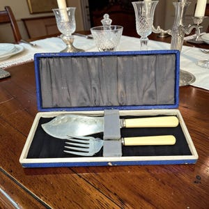 Vintage Silver Plated Fish Cutlery Set in Original Box