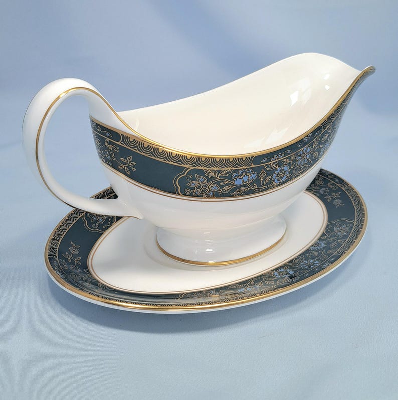 Royal Doulton Carlyle Sauciere mit Ständer, H5018, englisches Knochenporzellan Bild 9