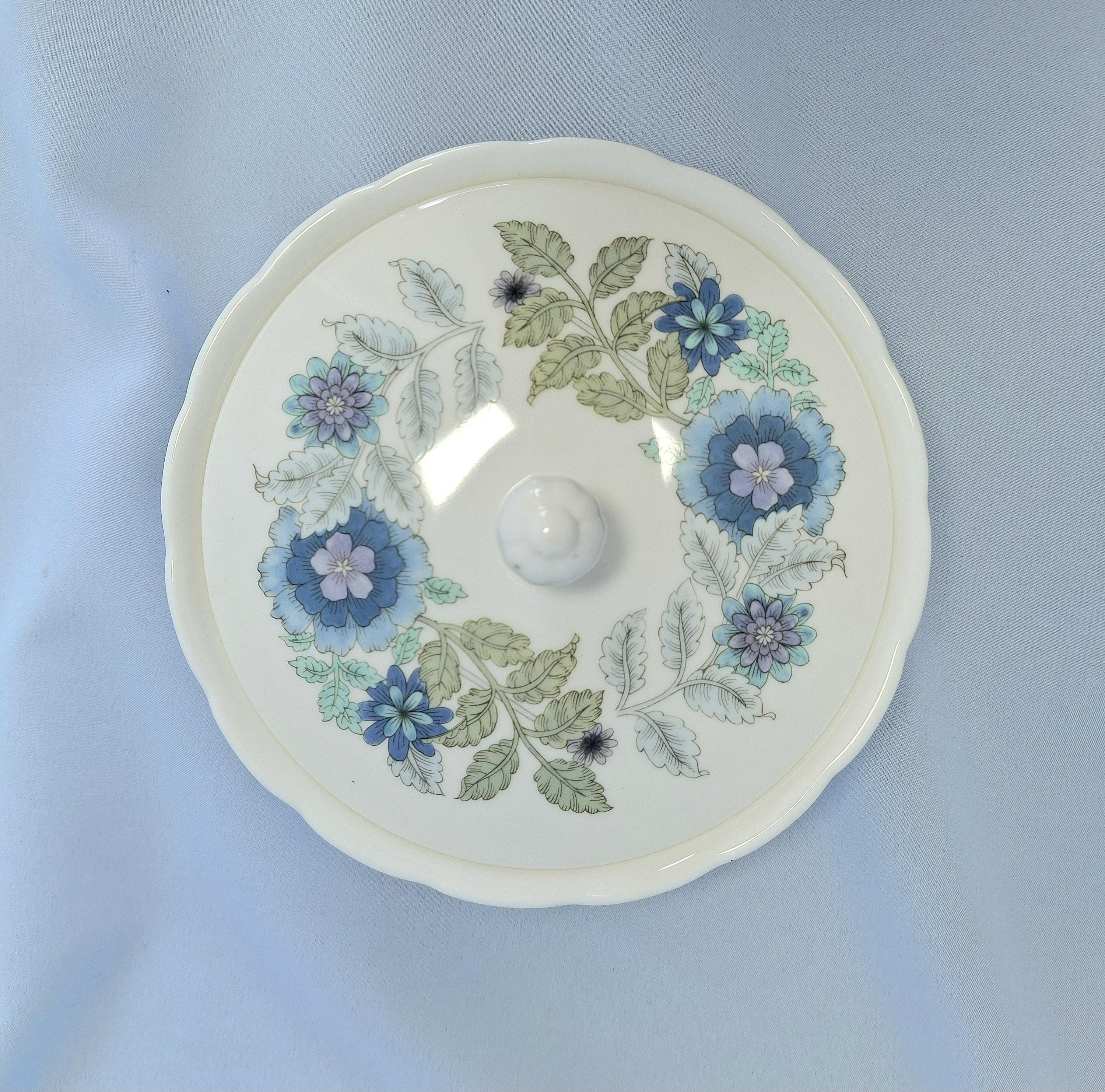 Vintage Wedgwood Sugar bowl with lid Bone China or Candy Dish — image 5