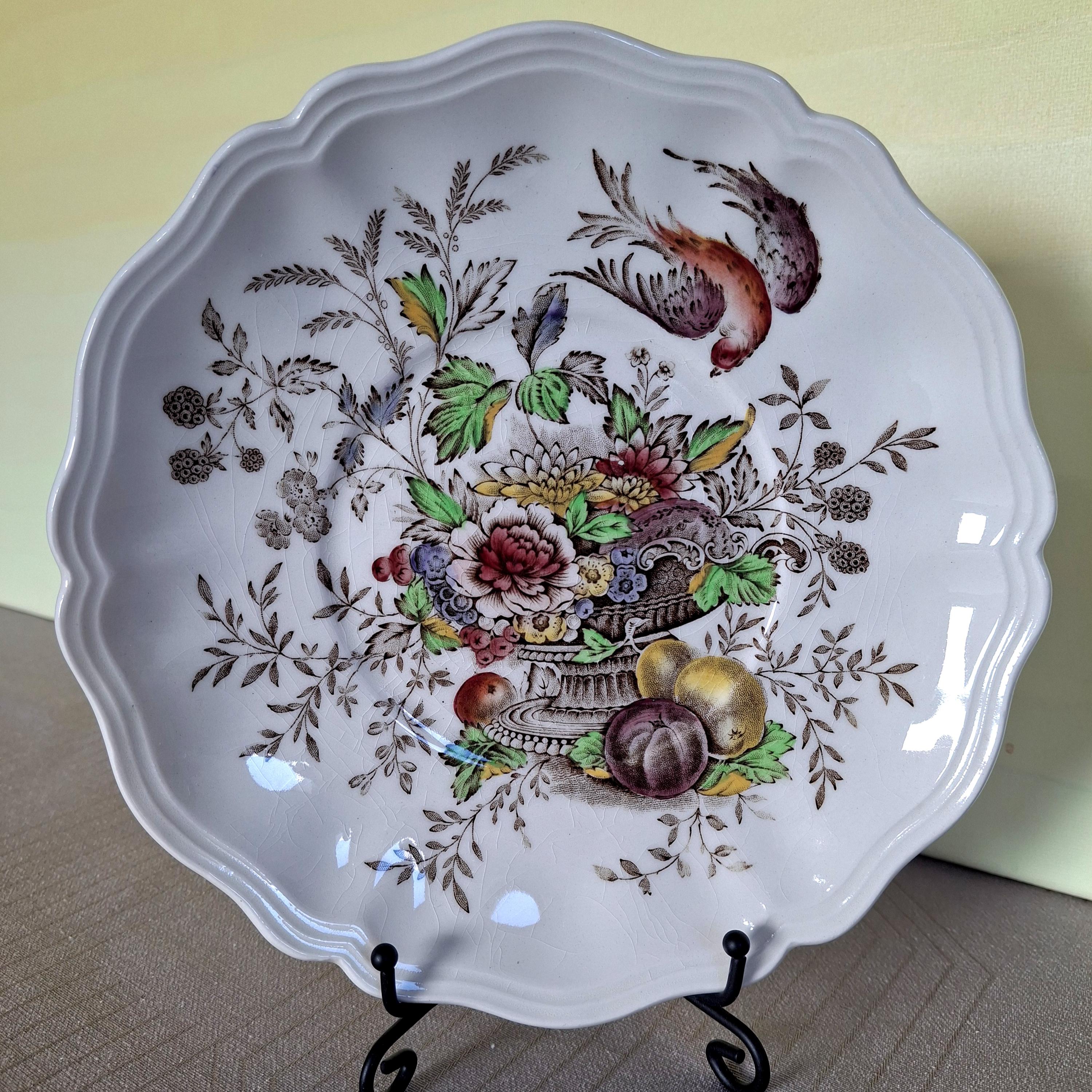 Royal Doulton Hampshire Tea trio and 3 Plates, Bone China England Vintage. — image 8