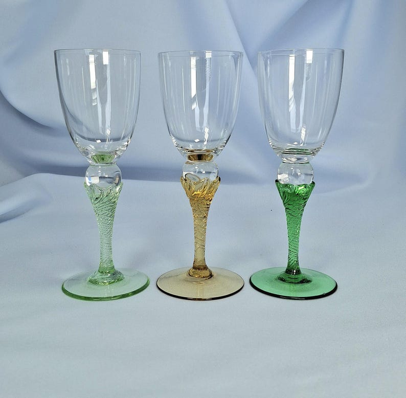 ヴィンテージデザートワイングラス：グリーン、ミント、アンバーのステム set of 3