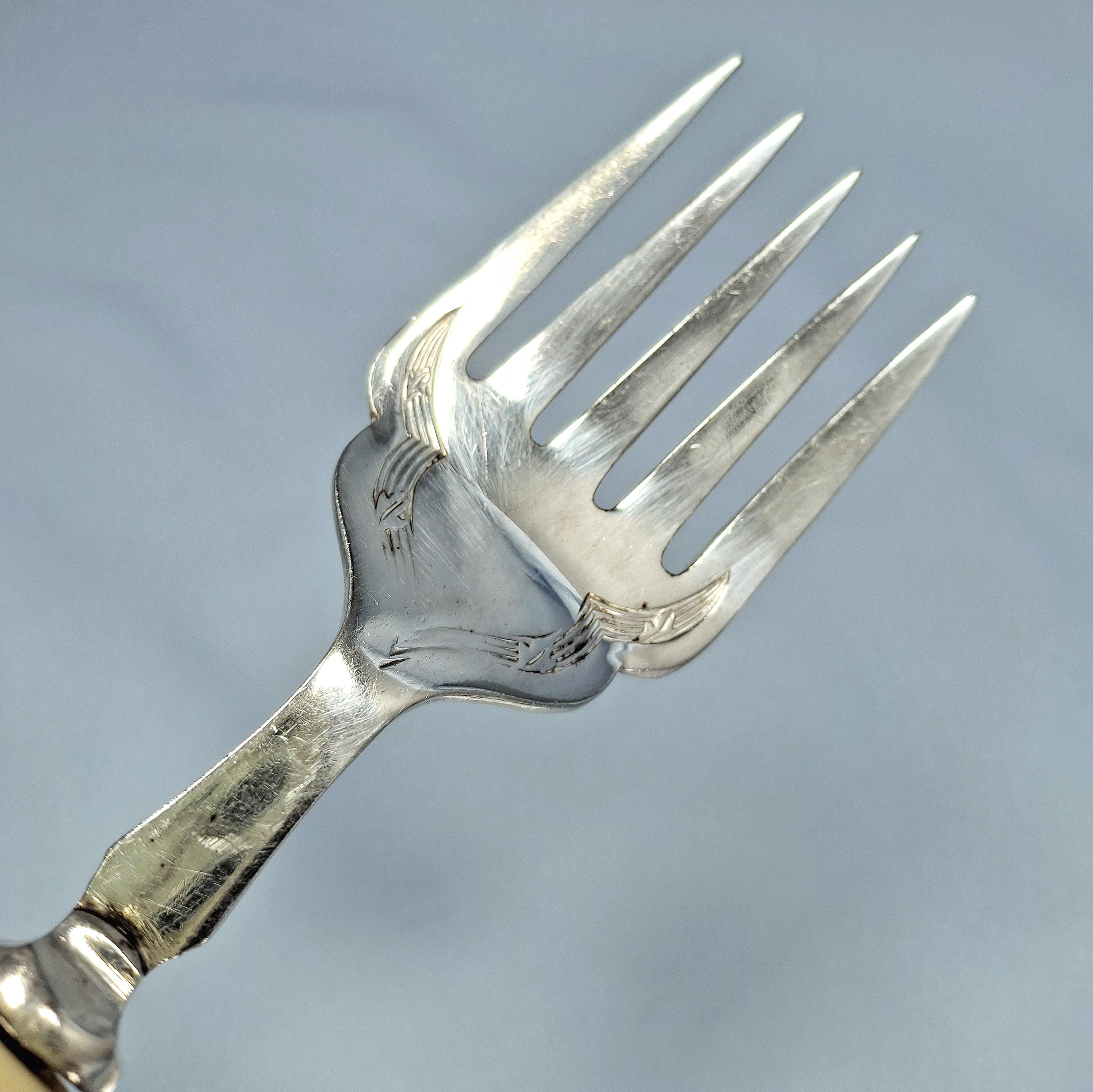 Vintage Silver Plated Fish Cutlery Set in Original Box — image 5