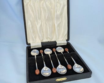 Vintage Set mit 6 versilberten Kaffeelöffeln in der Originalverpackung. Art Déco