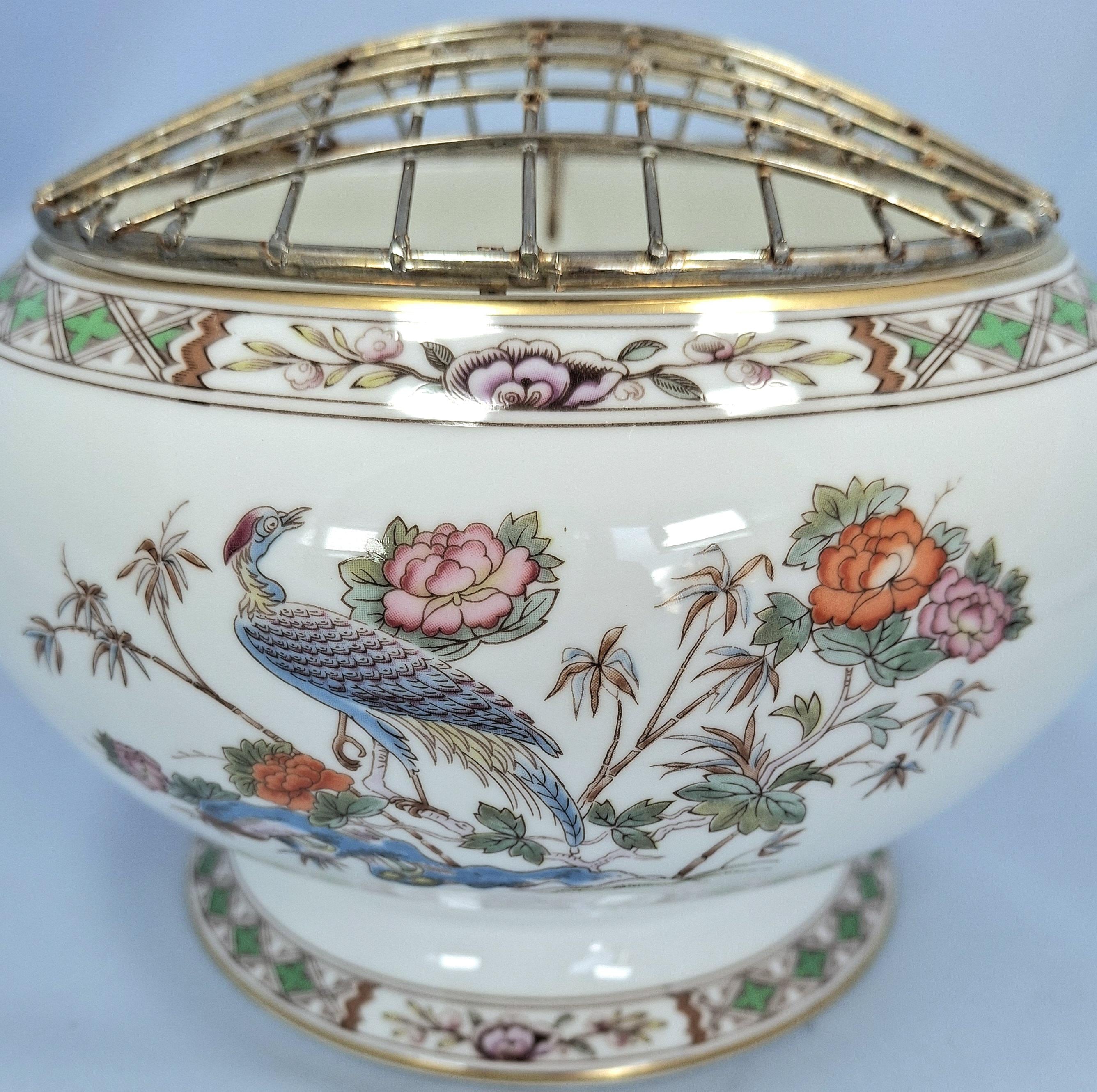 Vintage Wedgwood Rose Bowls: Kutani Crane and Avebury, Oriental Floral Vase. Bone China. — image 8