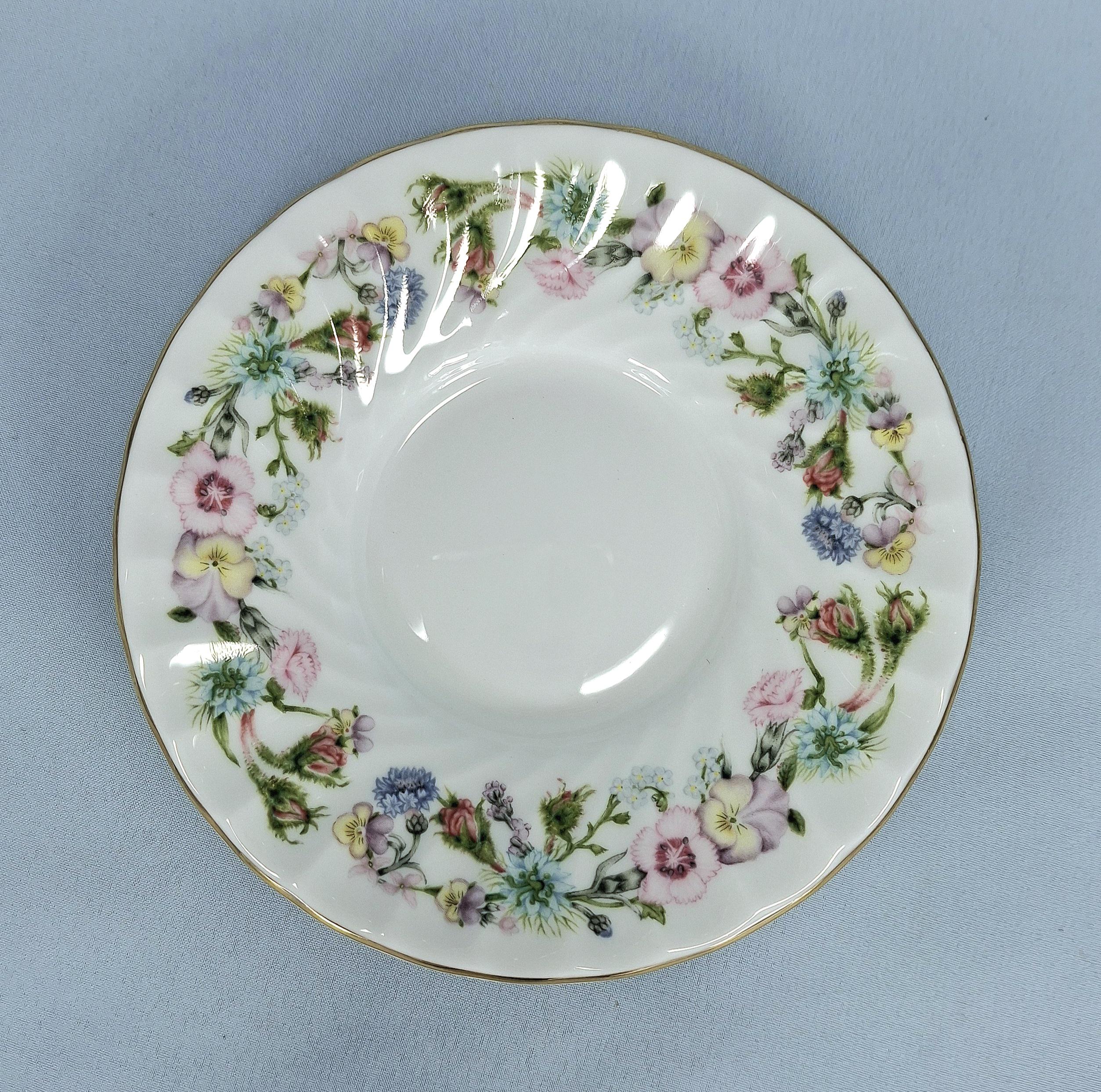 Aynsley Wild Tudor 6x Boxed Espresso Sized Coffee Cups & Saucers - Bone: Vintage Tea Set — image 4