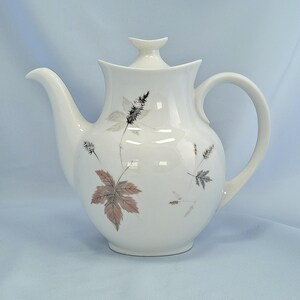Vintage Royal Doulton Tumbling Leaves Kaffee-Set, Bone China, England. 19teilig Bild 3