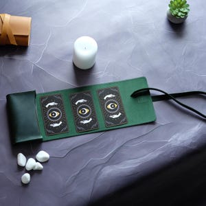 Custodia per tarocchi in pelle, organizer per tarocchi per divinazione, rotolo di tarocchi personalizzato, tappetino per stesura dei tarocchi, regalo per lettore di tarocchi, porta mazzi di tarocchi