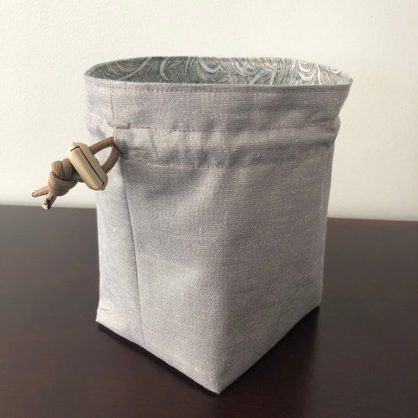 Luthien Stand-up Dice Bag, Square Bottom