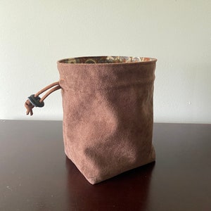 Yomi Stand-up Dice Bag, Square Bottom