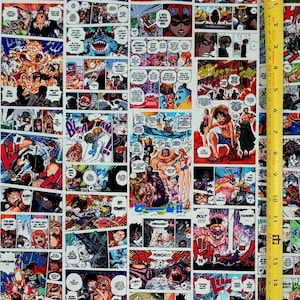 Puede incluir: Un panel de tela con un collage de coloridos paneles de cómic manga. Los paneles muestran escenas de acción con personajes, bocadillos y efectos de sonido. Los colores dominantes son el rojo, el azul, el amarillo y el blanco.