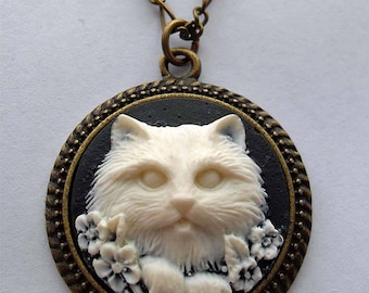 Round cat cameo necklace. Kitty pendant necklace. Cat jewelry. Crazy cat lady. Black necklace. Cat jewellery. Cat lover gift.