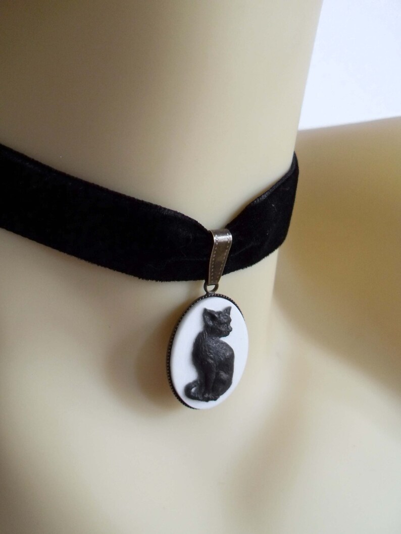 Gothic black cat cameo velvet choker. Etsy