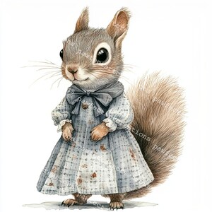Könnte beinhalten: Ein Aquarellbild eines niedlichen Eichhörnchens, das ein blaues und weißes Kleid mit einer braunen Schleife trägt. Das Eichhörnchen hat einen flauschigen braunen Schwanz und große braune Augen.