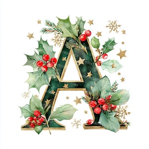 Peut inclure: Une lettre "A" décorative sur le thème de Noël. La lettre est vert foncé avec des bordures dorées et remplie d'étoiles dorées. Elle est ornée de feuilles de houx, de baies rouges, de flocons de neige et d'étoiles dorées.