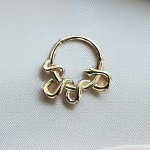 14K Schlange Scharnier Hoop Septum Clicker - Massiver Gold Hoop Ring, Schlange Knorpel Ohrring, Daith Piercing, Conch Hoop, Nasenring aus Gold