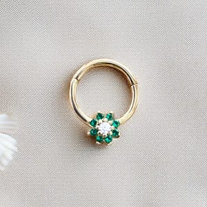 Smaragd Blume Hoop Ring, 14K solid Gold, Hinge H Septoopum Clicker, Knorpelohrring, Daith Piercing, Nasenring, Conch Hoop, Zirkonia