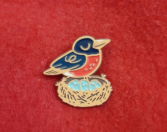 Robin's Nest soft enamel pin for mother's day father's day