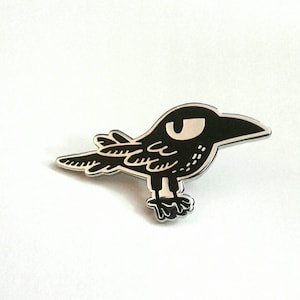 Seite Auge Krähe grumpy raven Emaille Pin