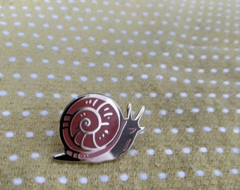 Shell Friend coral and gold snail enamel pin