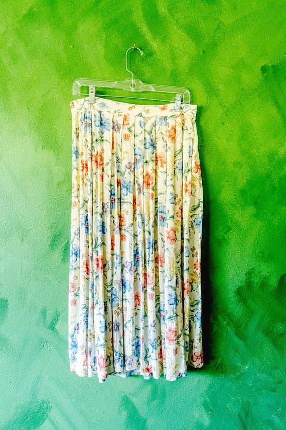 90s White and Floral Rayon Skirt by Jaclyn Smith … - image 5