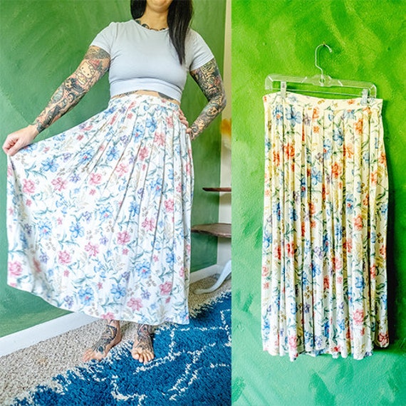 90s White and Floral Rayon Skirt by Jaclyn Smith … - image 1