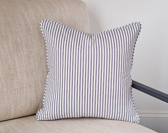 E by design Comb Dot Stripe Print Pillow 26 x 26 Navy Blue PS816BL1-26 E by design Comb Dot Stripe Print Pillow 26 x 26 Navy Blue PS816BL1-26