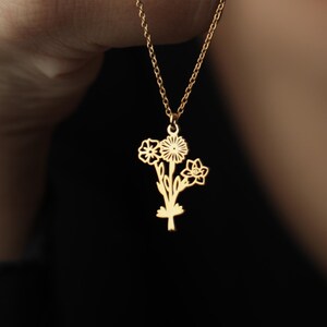 Personalized Multiple Birth Flower Necklace: Birth Month Flower Family Bouquet Jewelry bild 1