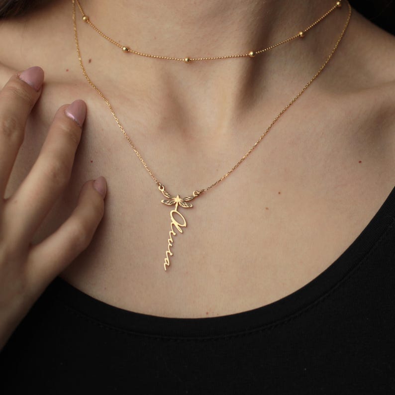 Custom Dragonfly Necklace with Name | 18K Gold Personalized Minimalist Dainty Dragonfly Necklace | Dainty Layered Necklace for Her bild 1