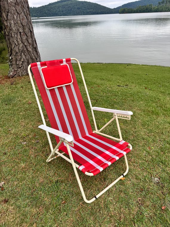 Vintage Folding Beach Chair - Red and White Stripes - Low Profile