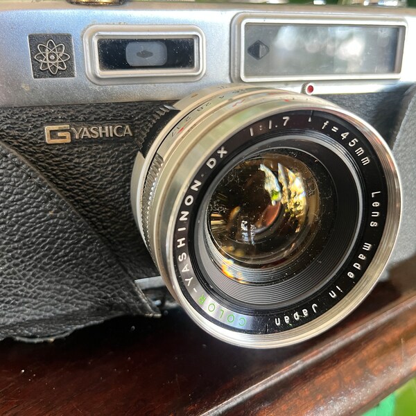 Vintage Yashica ELECTRO 35 mm Camera 45mm Lens