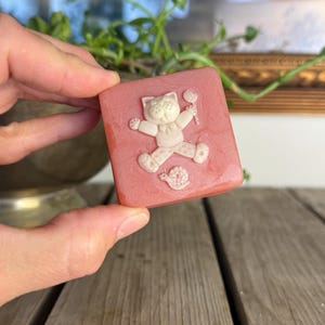 LAST CHANCE - Vintage Pink Incolay Stone Trinket Box - Cameo - Cat - Snail - Lidded - Design Gifts USA