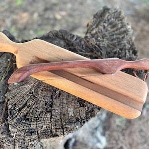 Vintage Fiddle Bow Knife & Cutting Board – Rustic Bread Slicer – Farmhouse Kitchen Tool – Primitive Decor – Sourdough Knife