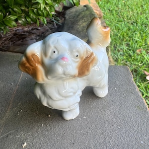 Vintage Ceramic Spaniel Figurine - Brown and White Dog Statue - Mid Century Japan Style - Cavalier or Cocker Spaniel - Kitsch Collectible