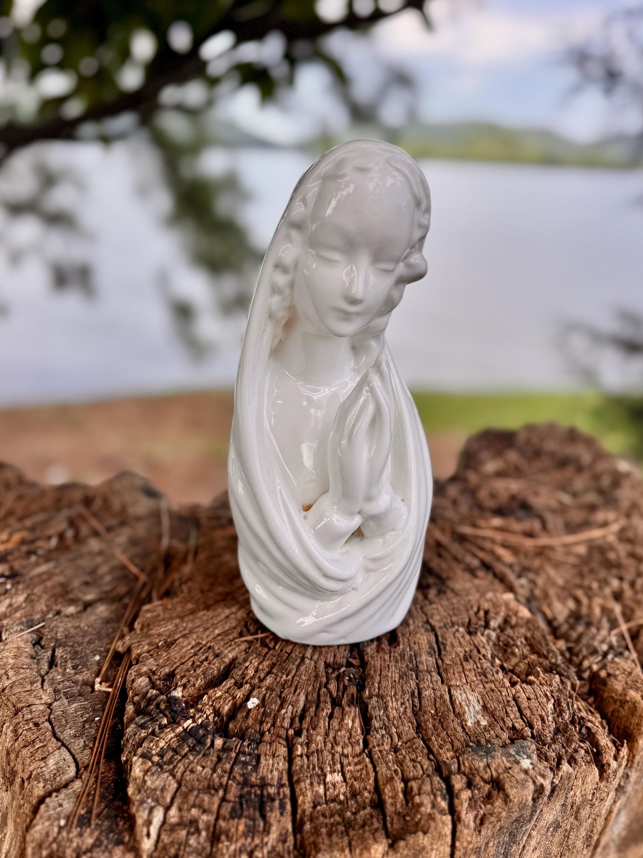 ヴィンテージ ミッドセンチュリー 聖母マリア 胸像 - 白い陶器製 祈る