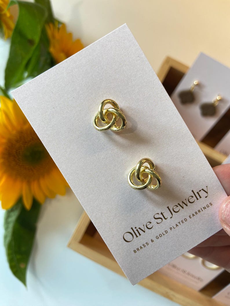 Knot Stud Earrings L Simple Modern Earrings L Stud Earrings L Knot