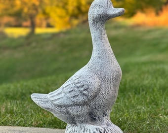 Duck Garden Statue Outdoor Decor Farmyard Animal Sculpture Heavy-Duty Concrete Goose Ornament Porch Lawn Yard