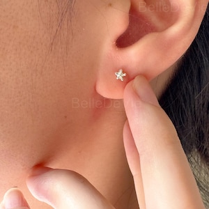 Dainty Flower Stud Earrings 925 Sterling Silver Tiny Gold Flower Earrings, Minimalist Ins Style Jewelry, Comfortable Everyday Sleep Earrings