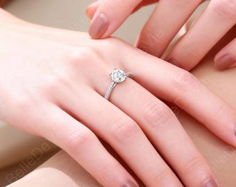 Round Adjustable Engagement ring Promise ring Silver ring Travel ring Wedding ring Simulated diamond ring Solitaire ring Gift for her