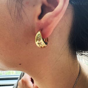 Gold Filled Hoop Earrings | Dainty Huggie Hoops | Minimalist Round Sleeper | Small Everyday Gold Hoops | Gift for Her 14k Gold / Silver