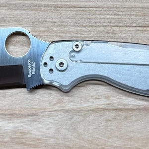 Spyderco Paramilitary 2 - Transparent Acrylic Scales