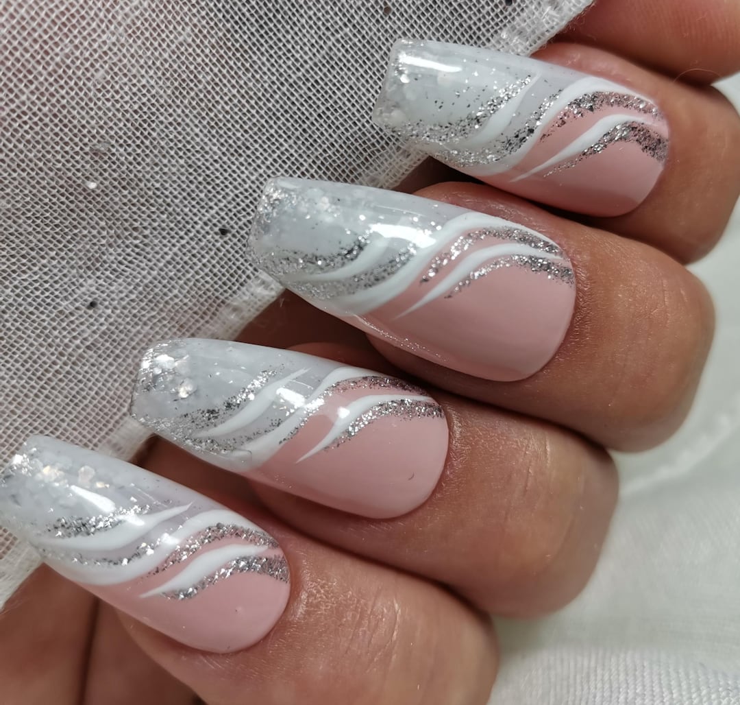 Stunning Nail Art for Your Bride Look